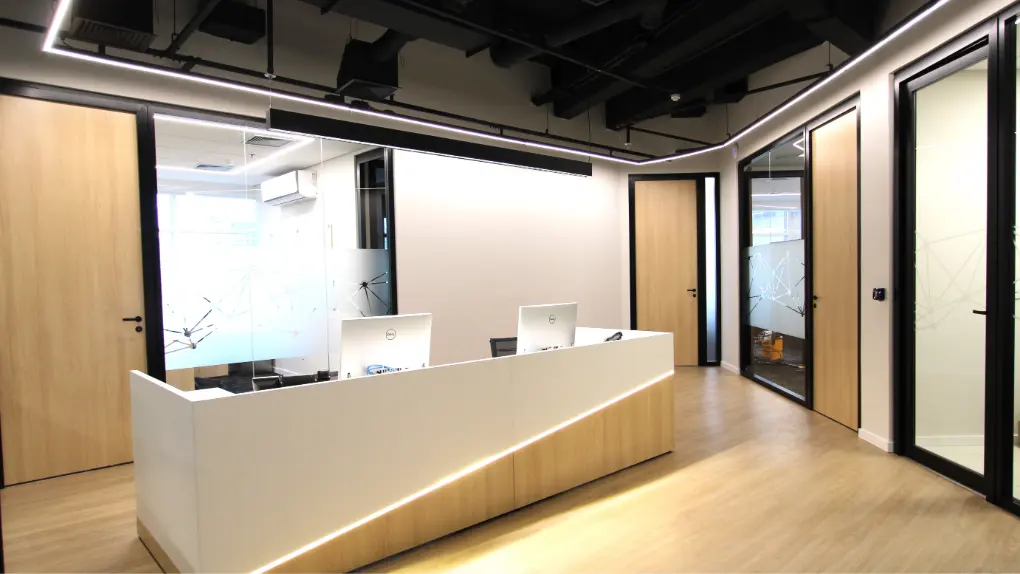 Como escolher a divisória ideal para cada tipo de ambiente corporativo
